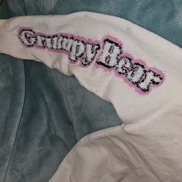Forever 21 Kids White Sweater with Blue Care Bear Design Grumpy Bear - Picture 13 of 14